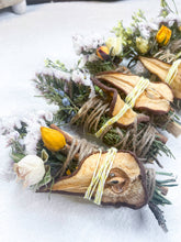 Load image into Gallery viewer, Pear, Palo Santo, Juniper, and Cinnamon Smudge Stick
