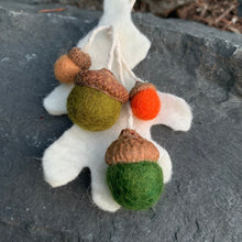 Load image into Gallery viewer, Wool Acorns with Felt Leaves. Fall Decor. Autumn Decor. Woodland Rustic Decorations. Thanksgiving Centerpiece. Small Gift. Housewarming gift - Coral and Vine Co

